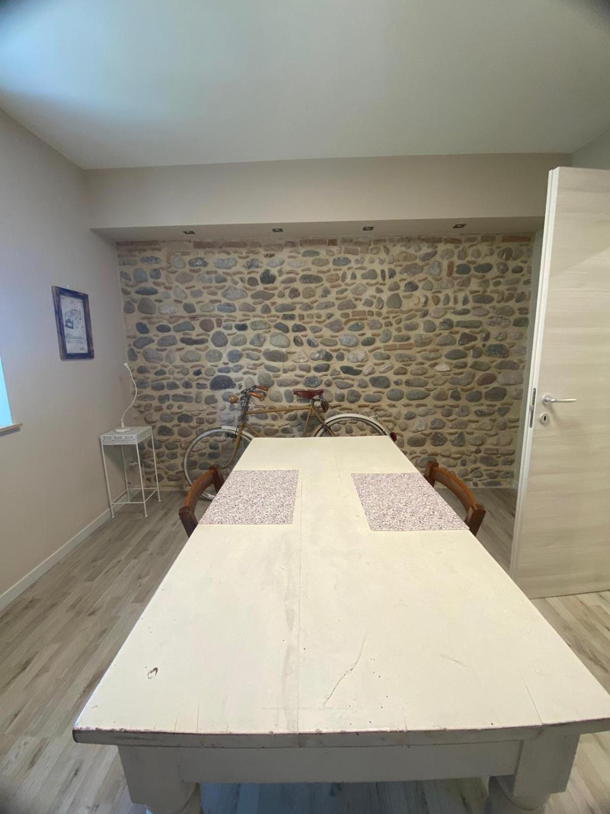 La Chiusa Bed And Breakfast มอนติเคียรี ภายนอก รูปภาพ